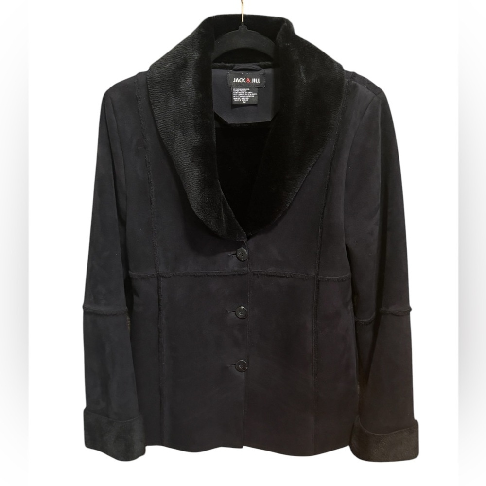 Black faux suede women’s coat‎